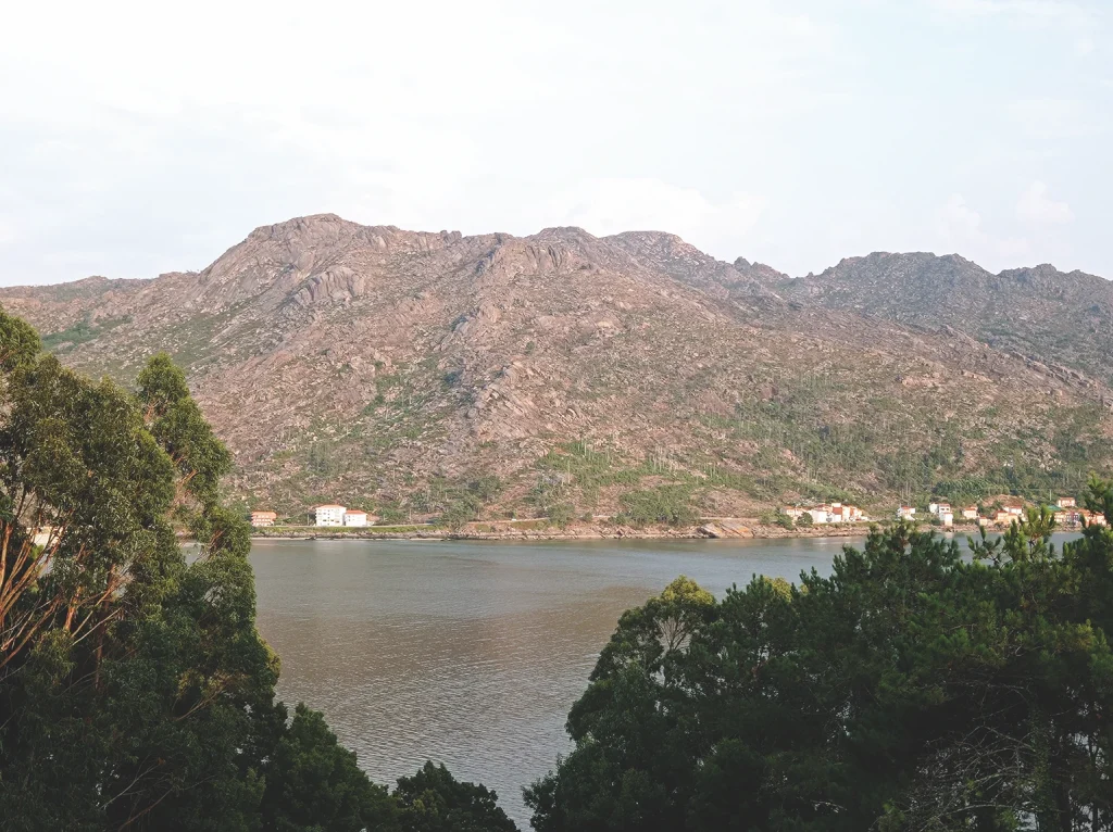 18. Monte Pindo Desde O Ézaro