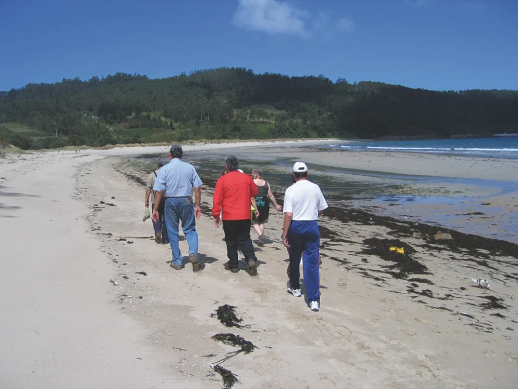 196. Camiñantes Pola Praia De Area Maior Dos Muíños .