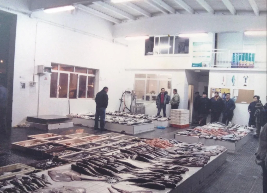 57. Polos Anos Setenta E Oitenta A Pesca Era Abundante Nos Portos Da Costa Da Morte (lonxa De Muxía)